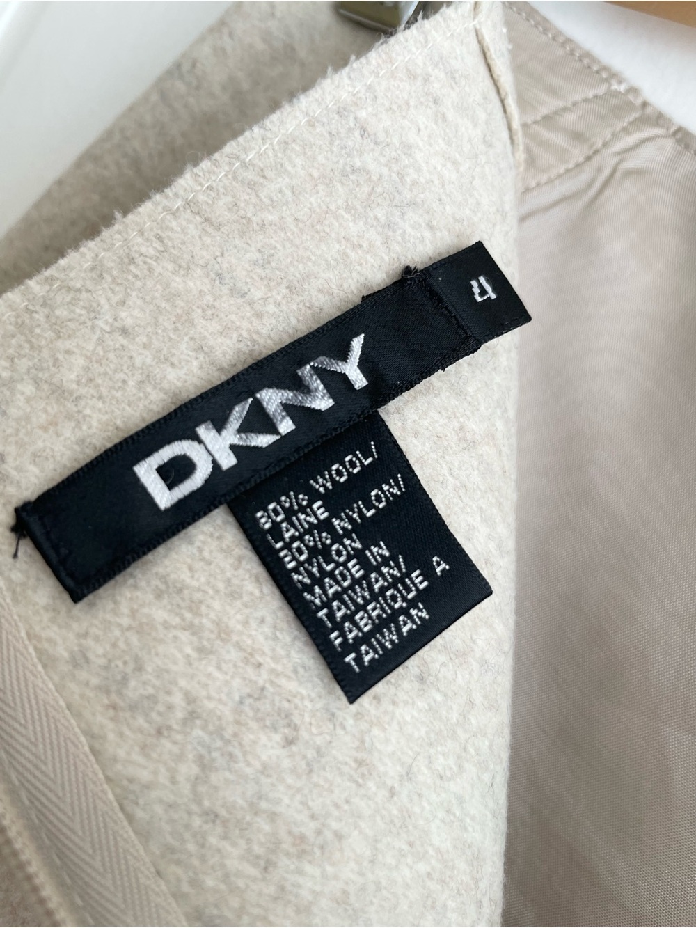 Vintage DKNY Wool A Line Midi Skirt Sz 4 Lagenlook Minimalist Cargo Pocket Y2K - Picture 3 of 5